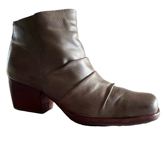 KORK EASE Kissel Ankle Boots Ruched Leather Block Stacked Heels Back Zipper 9M - Picture 14 of 14